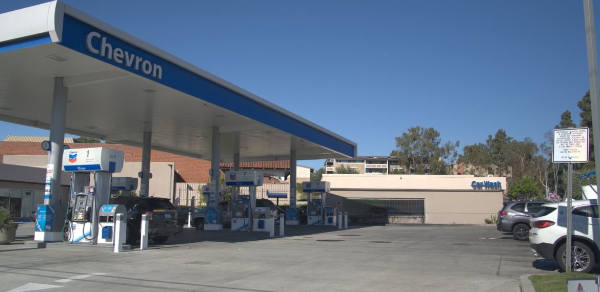 5 minute wash Centinela Chevron Car wash Los Angeles