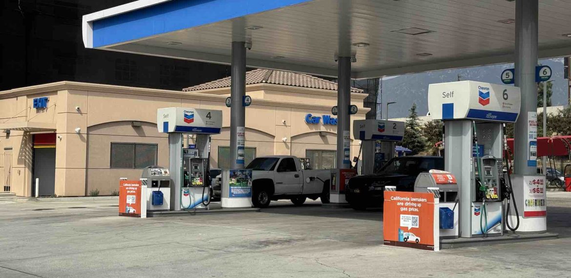 hcevron gas station monrovia myrtle ave car wash nearby me