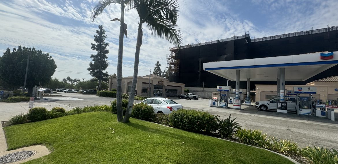 monrovia car wash chevron gas station ev charger extra mile mini mart, best car wash near me monrovia, best la car wash